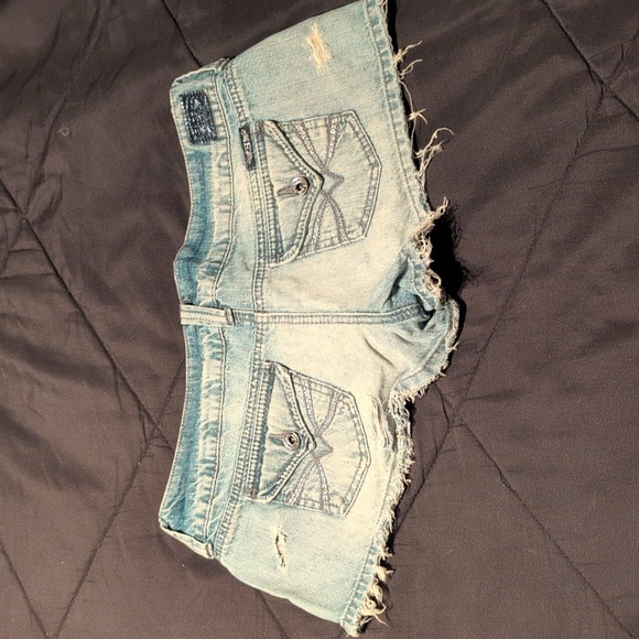 Hint Jean Shorts size 9 - Picture 2 of 3